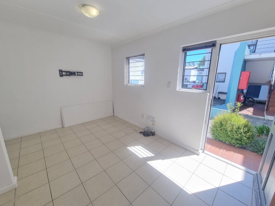 2 Bedroom Property for Sale in Maitland Western Cape